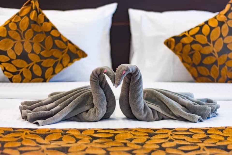 Bony'S Holiday Inn Негомбо Екстериор снимка