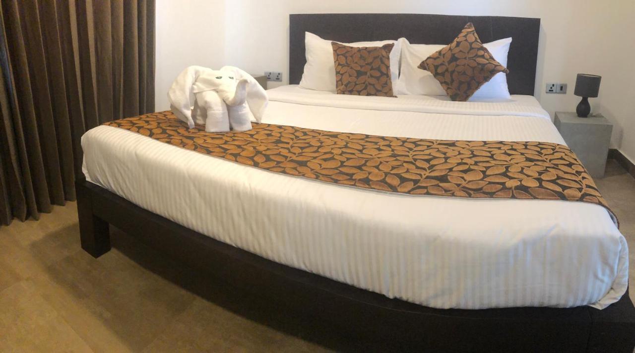 Bony'S Holiday Inn Негомбо Екстериор снимка