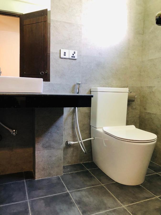 Bony'S Holiday Inn Негомбо Екстериор снимка